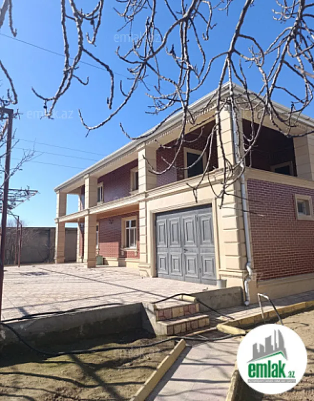 Satılır 8 otaqlı həyət evi 400 m²