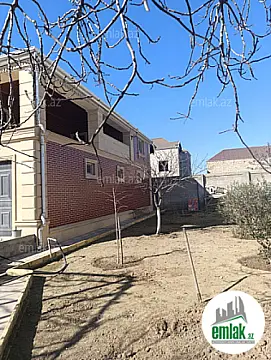Satılır 8 otaqlı həyət evi 400 m²