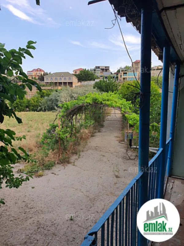 Satılır 5 otaqlı mənzil 300 m²