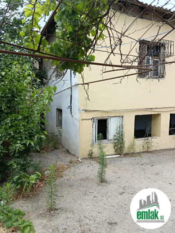 Satılır 5 otaqlı mənzil 300 m²