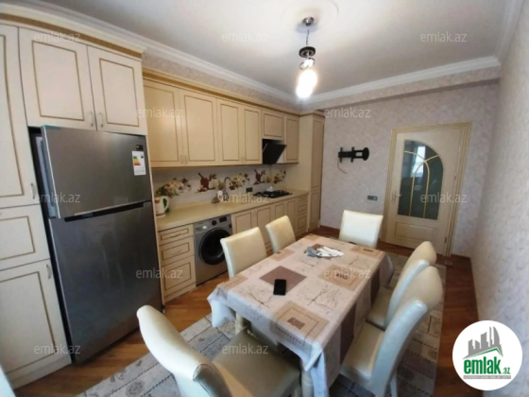 Satılır 3 otaqlı yeni tikili 130 m²