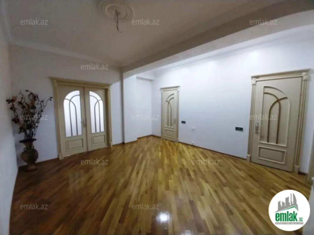 Satılır 3 otaqlı yeni tikili 130 m²