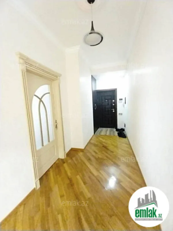 Satılır 3 otaqlı yeni tikili 130 m²