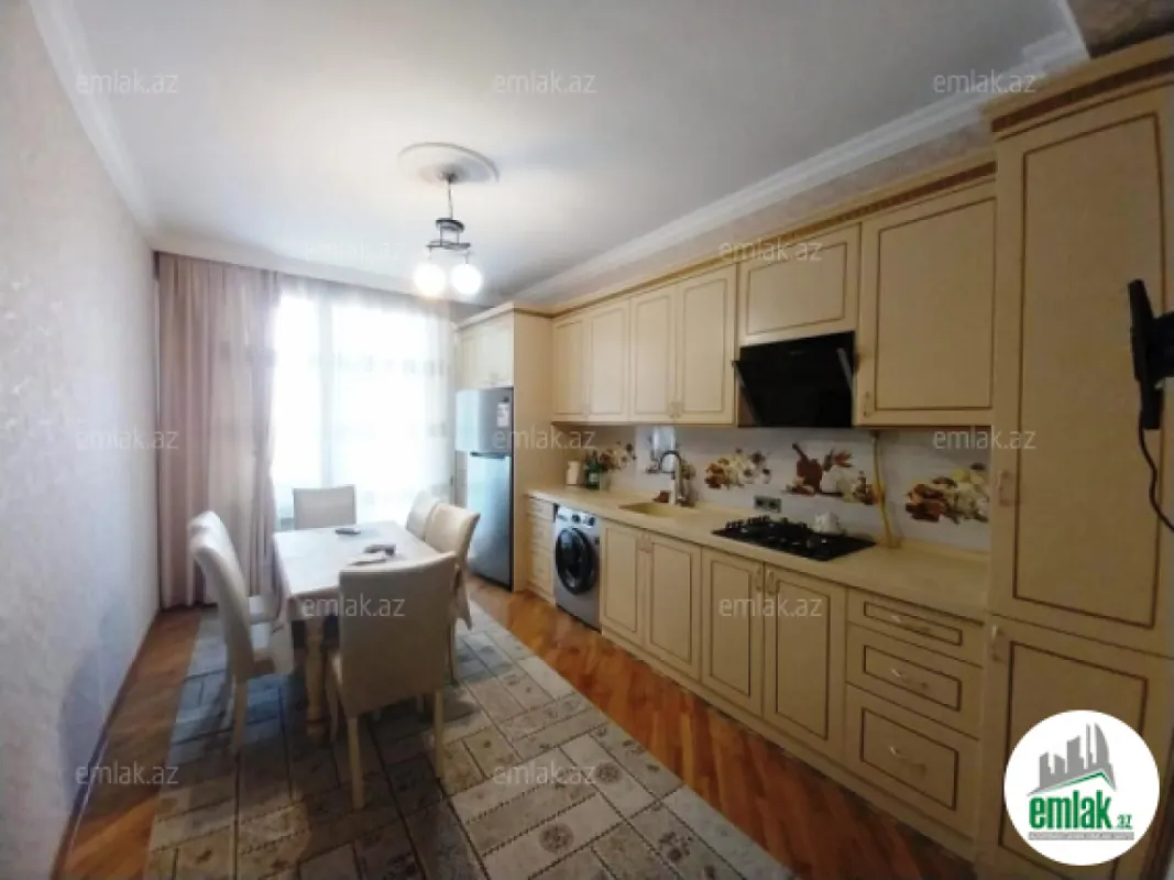 Satılır 3 otaqlı yeni tikili 130 m²