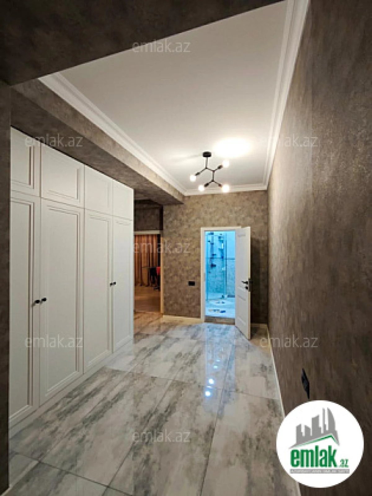 Satılır 3 otaqlı yeni tikili 150 m²