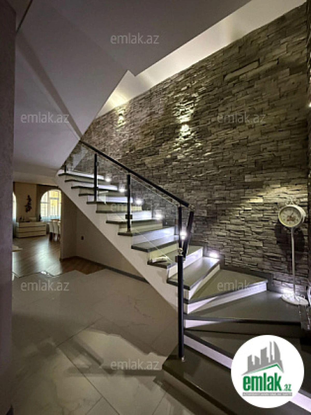 Satılır 6 otaqlı yeni tikili 250 m²
