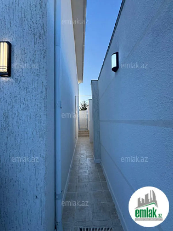 Satılır 5 otaqlı mənzil 240 m²
