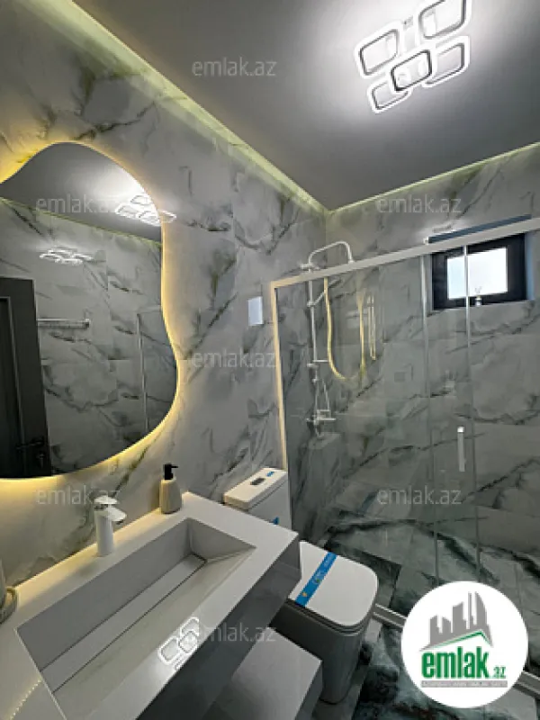 Satılır 5 otaqlı mənzil 240 m²