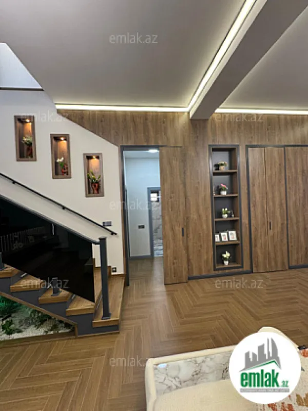 Satılır 5 otaqlı mənzil 240 m²