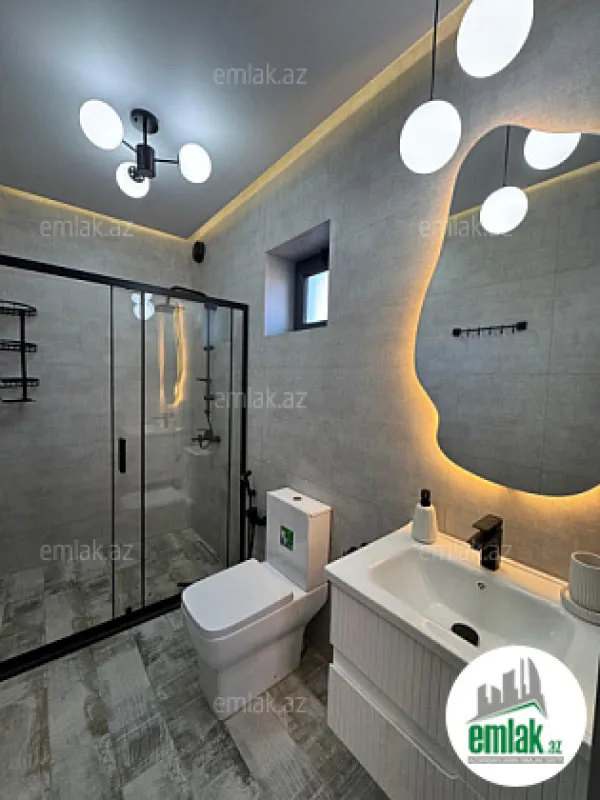 Satılır 5 otaqlı mənzil 240 m²