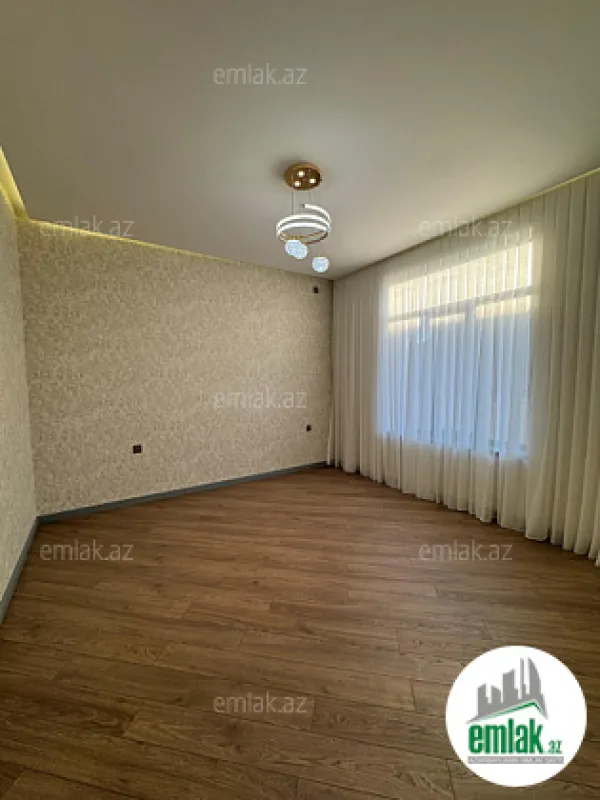 Satılır 5 otaqlı mənzil 240 m²