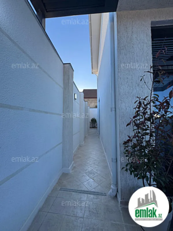 Satılır 5 otaqlı mənzil 240 m²