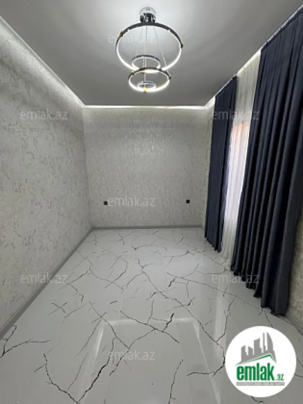 Satılır 4 otaqlı mənzil 130 m²
