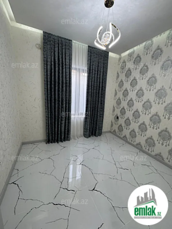 Satılır 4 otaqlı mənzil 130 m²