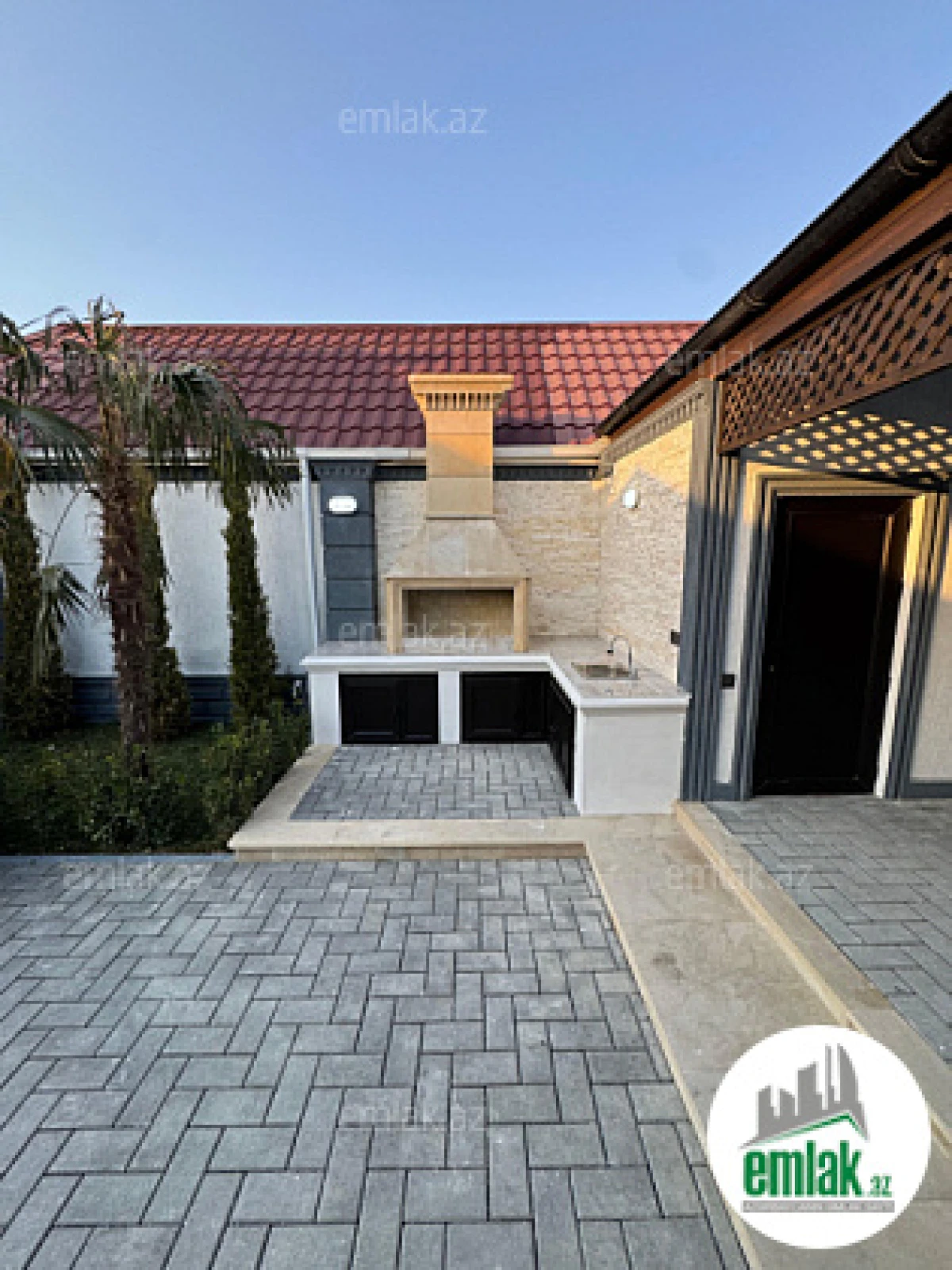 Satılır 4 otaqlı mənzil 130 m²