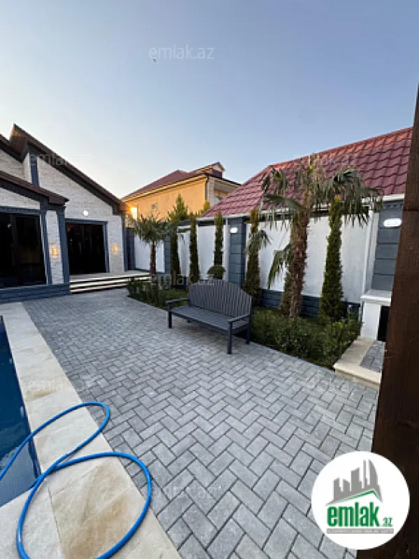 Satılır 4 otaqlı mənzil 130 m²