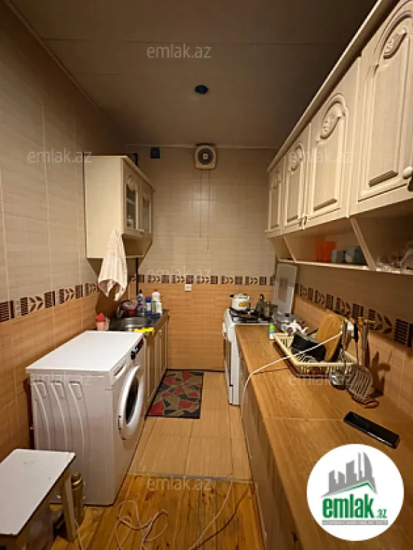 Satılır 4 otaqlı köhnə tikili 115 m²