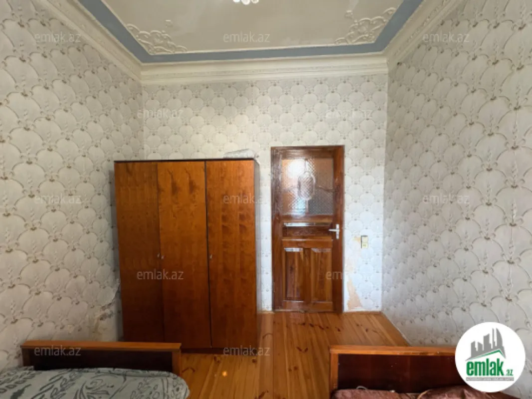 Satılır 4 otaqlı köhnə tikili 115 m²