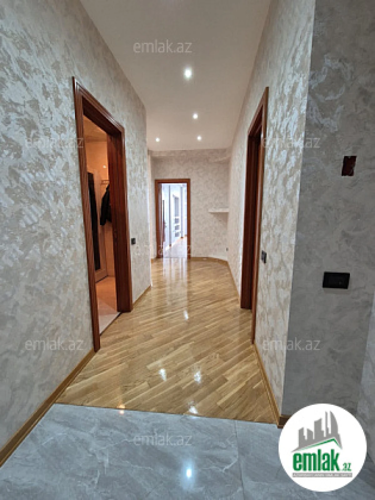 Satılır 3 otaqlı yeni tikili 120 m²