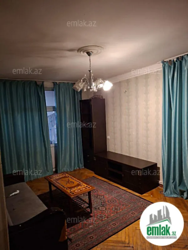 Satılır 2 otaqlı köhnə tikili 65 m²