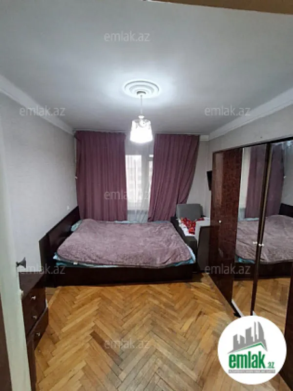 Satılır 2 otaqlı köhnə tikili 65 m²