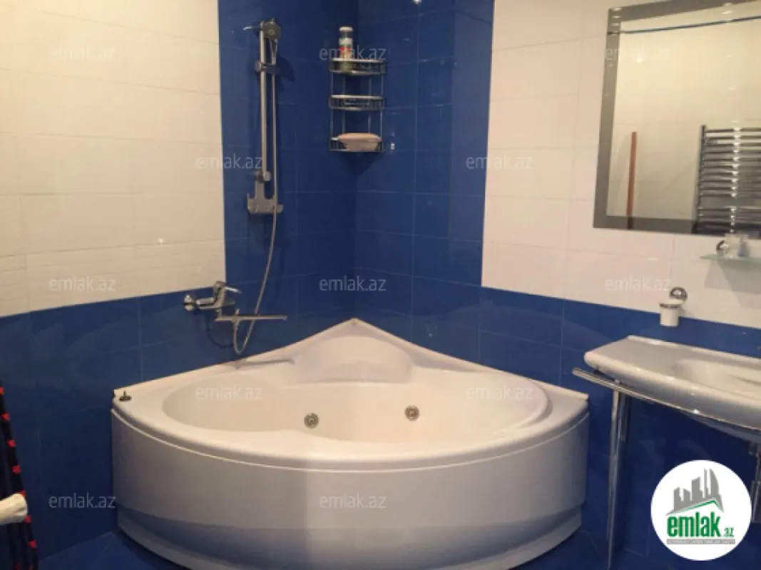 Satılır 3 otaqlı yeni tikili 175 m²