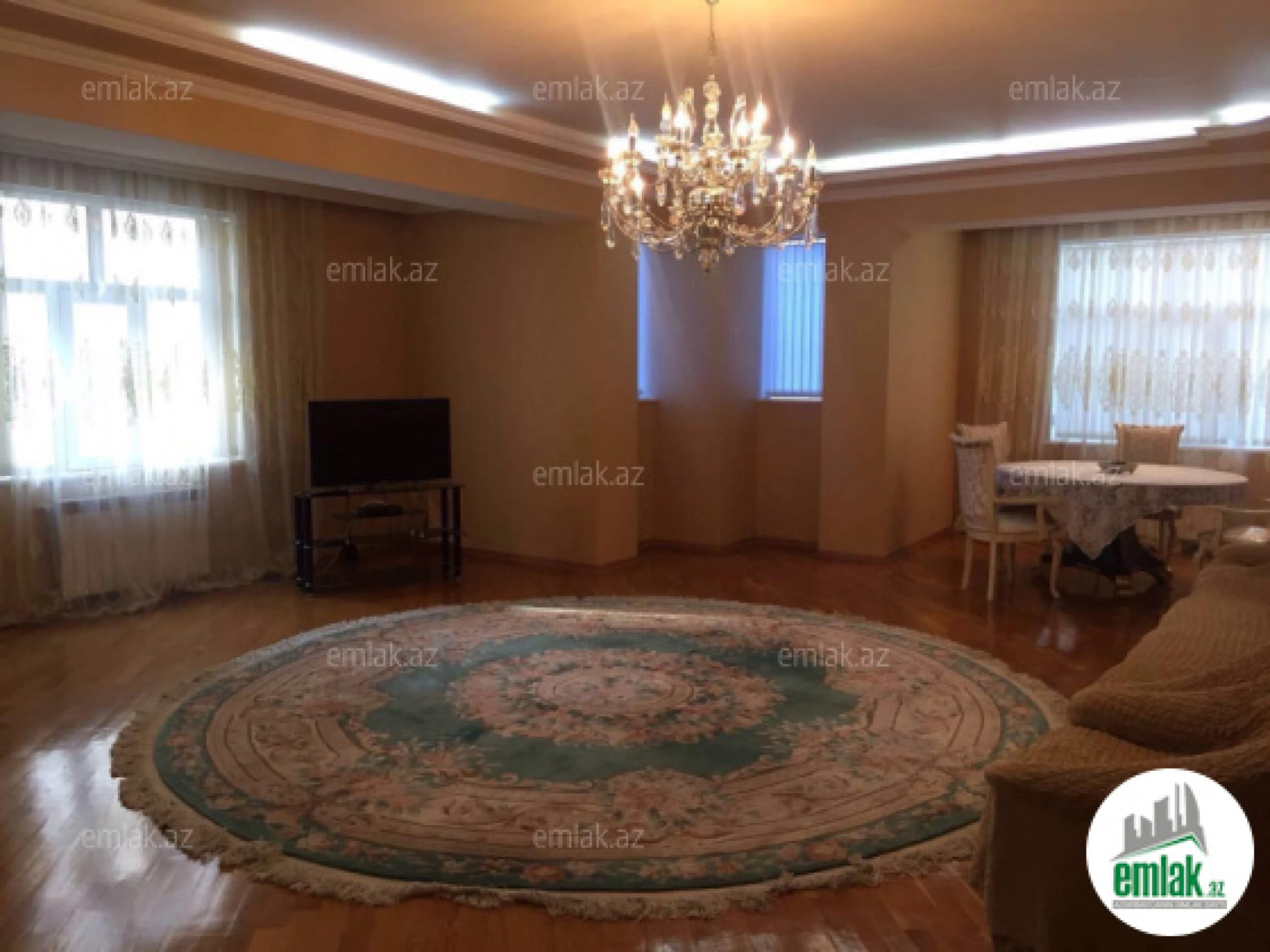 Satılır 3 otaqlı yeni tikili 175 m²