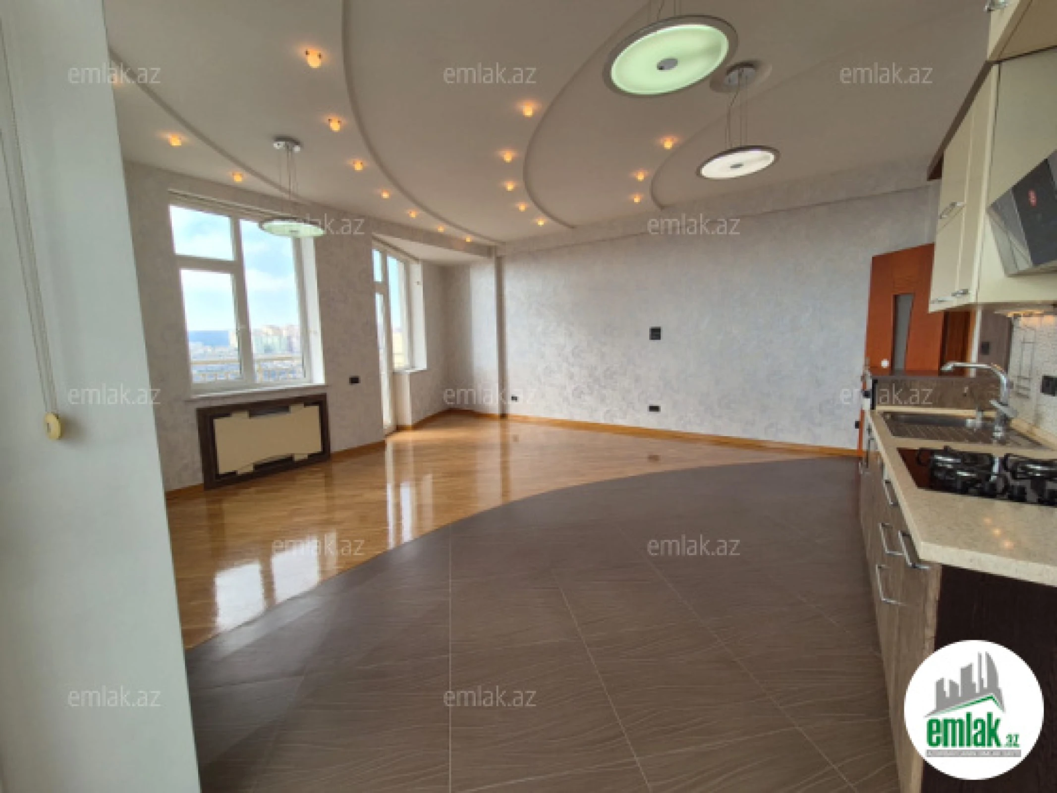 Satılır 3 otaqlı yeni tikili 120 m²