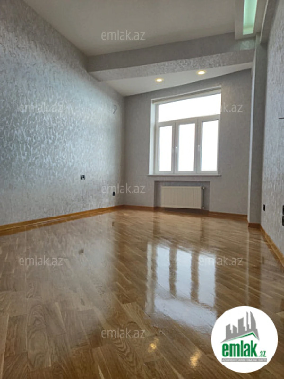 Satılır 3 otaqlı yeni tikili 120 m²