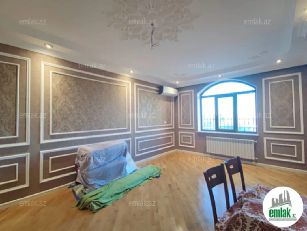Satılır 9 otaqlı həyət evi 850 m²