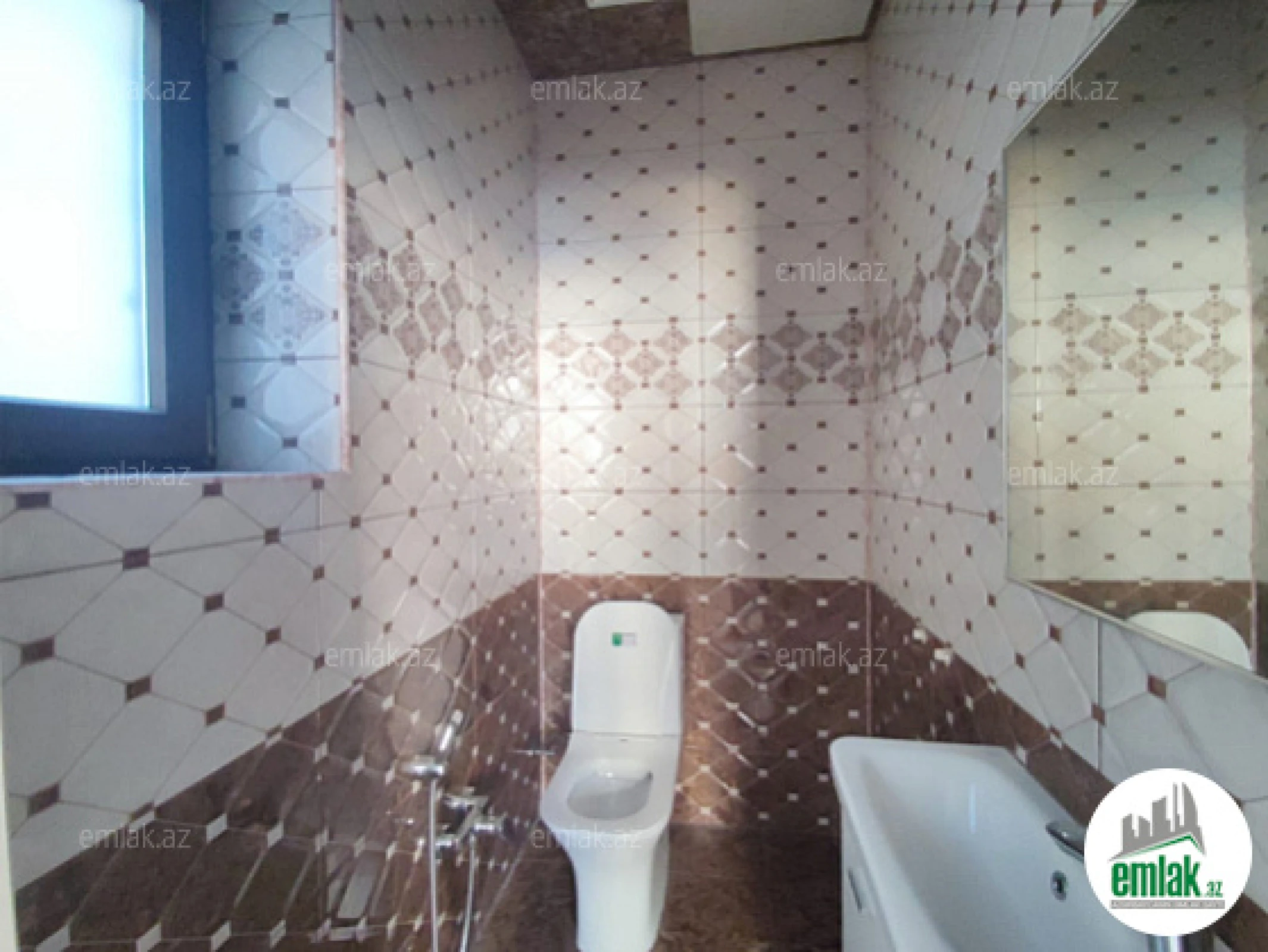 Satılır 9 otaqlı həyət evi 850 m²