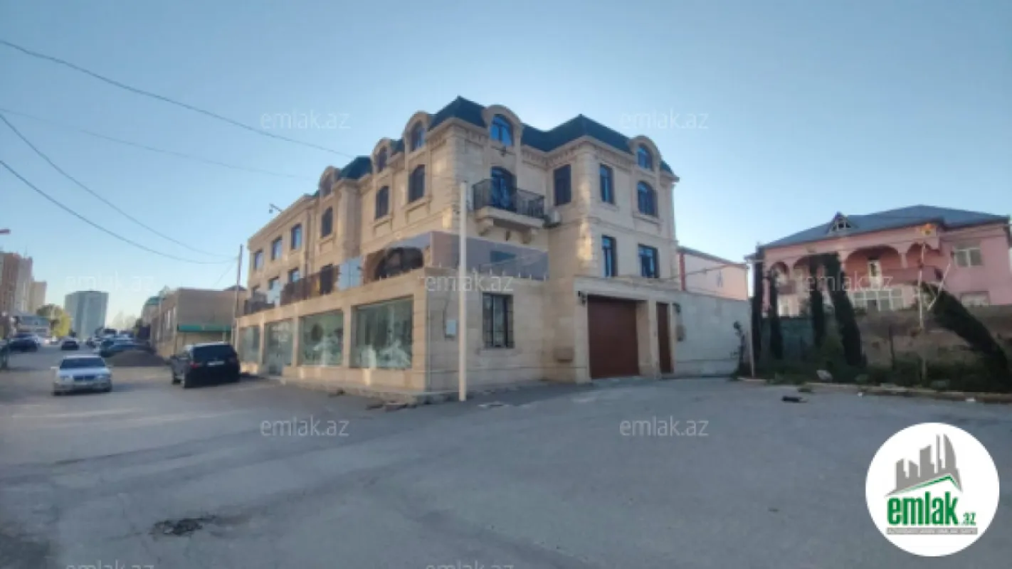 Satılır 9 otaqlı həyət evi 850 m²