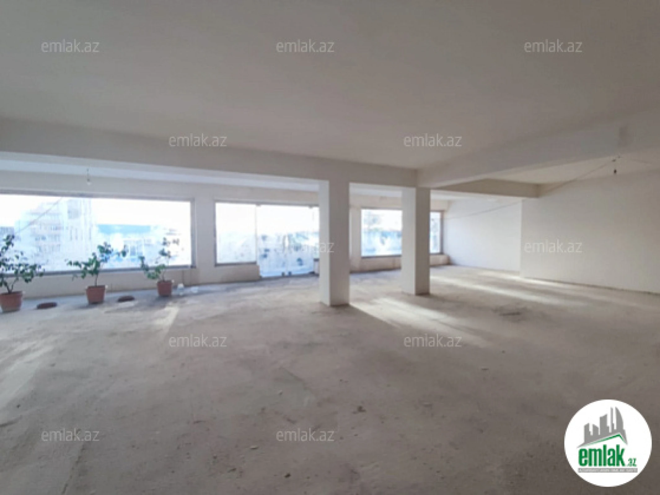 Satılır 9 otaqlı həyət evi 850 m²