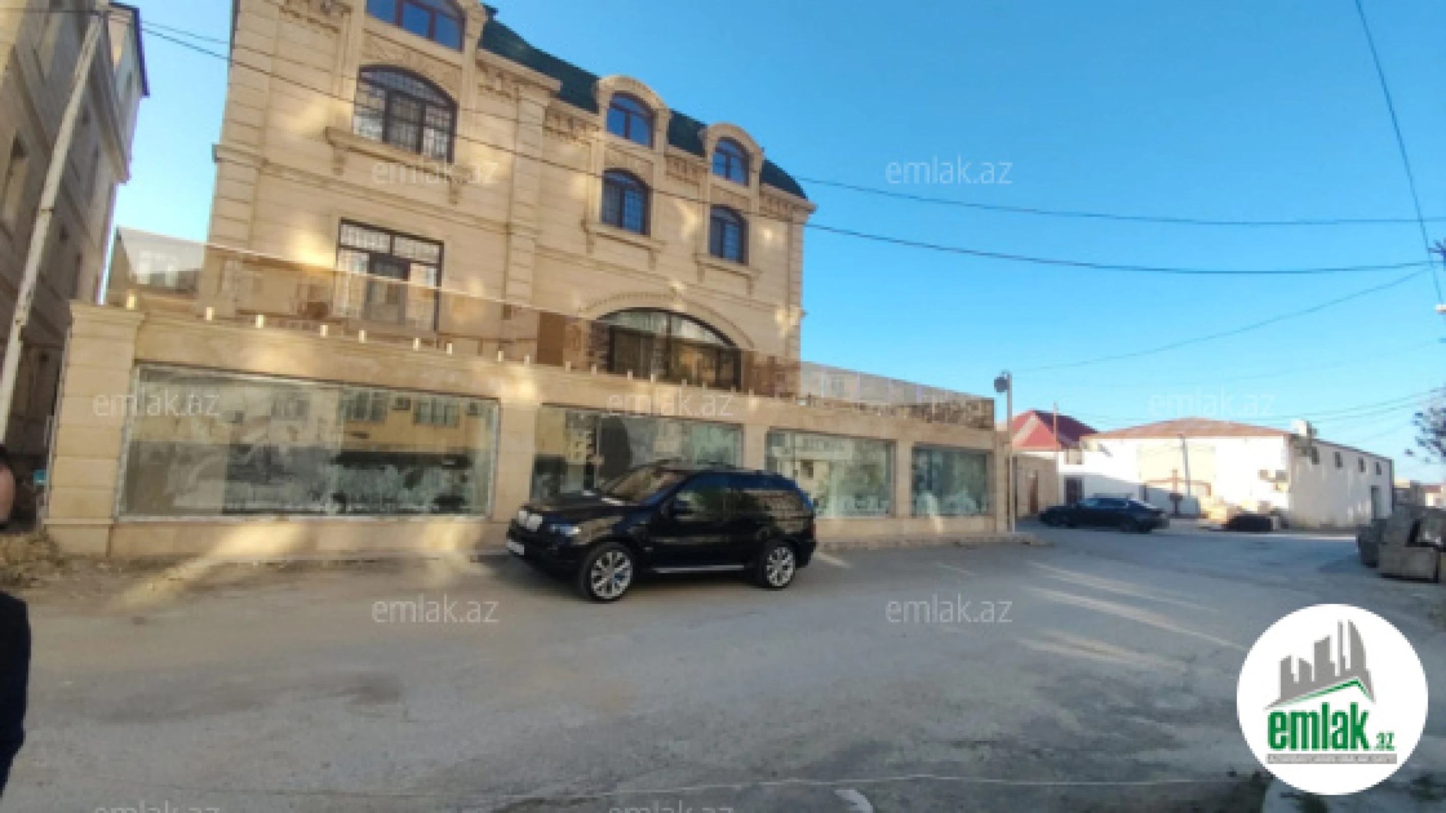 Satılır 9 otaqlı həyət evi 850 m²
