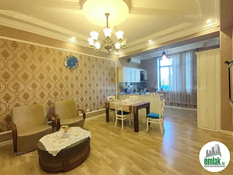 Satılır 9 otaqlı həyət evi 850 m²
