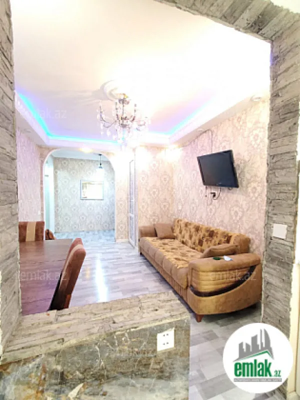 Satılır 3 otaqlı köhnə tikili 80 m²