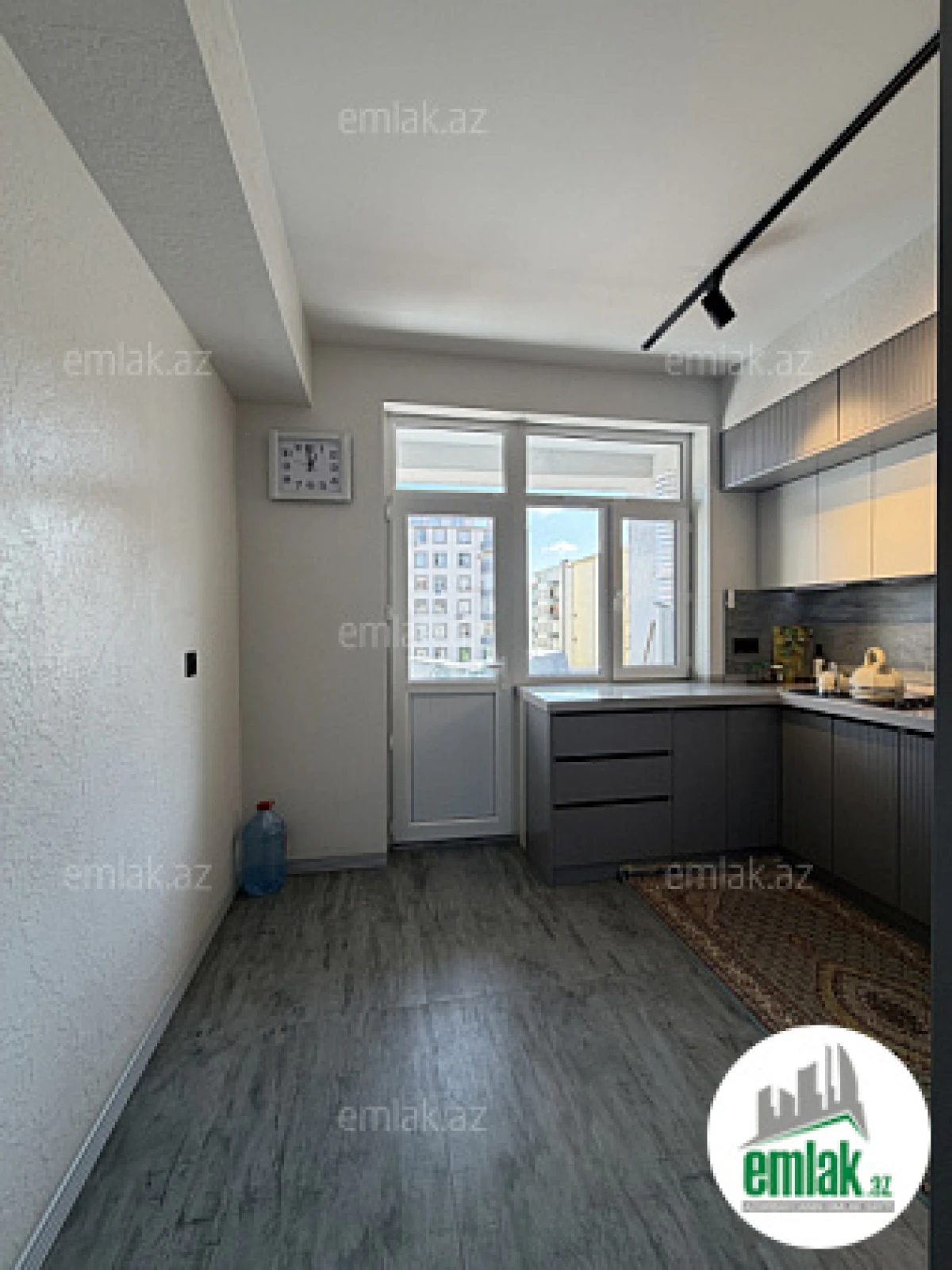 Satılır 4 otaqlı yeni tikili 100 m²