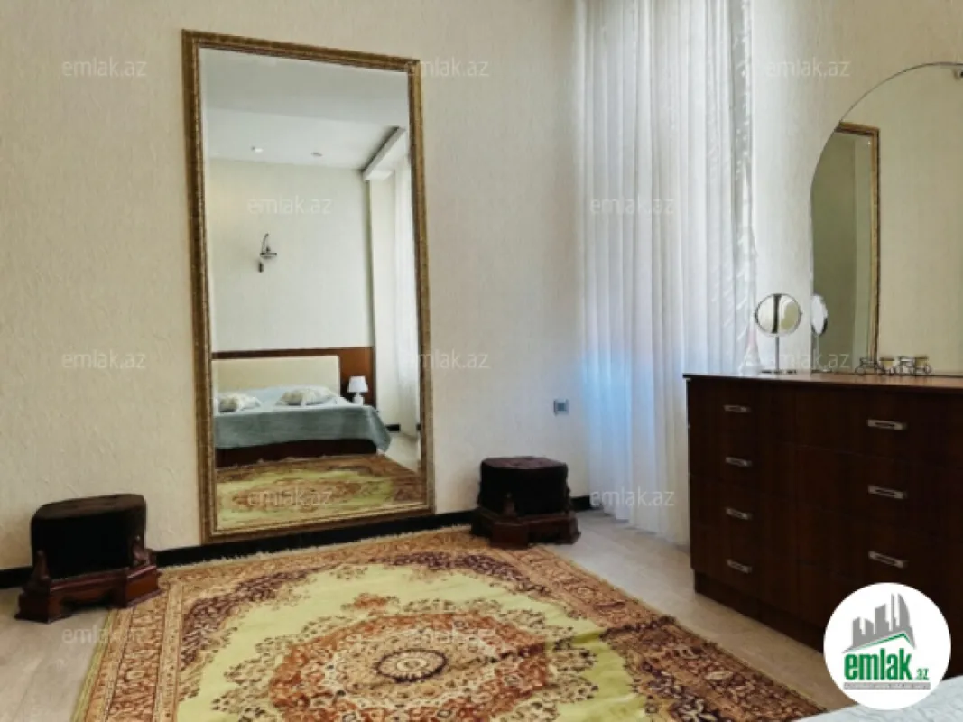 Satılır 3 otaqlı yeni tikili 130 m²