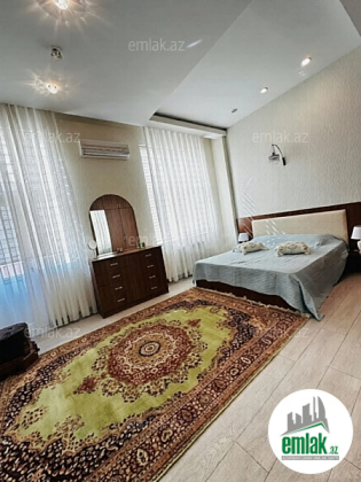 Satılır 3 otaqlı yeni tikili 130 m²