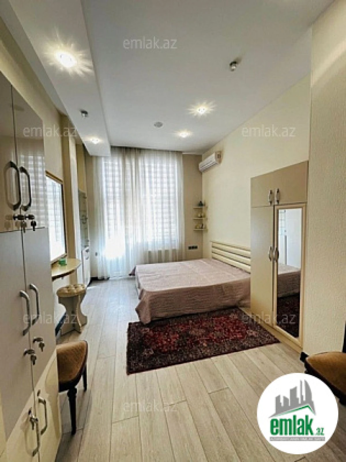 Satılır 3 otaqlı yeni tikili 130 m²