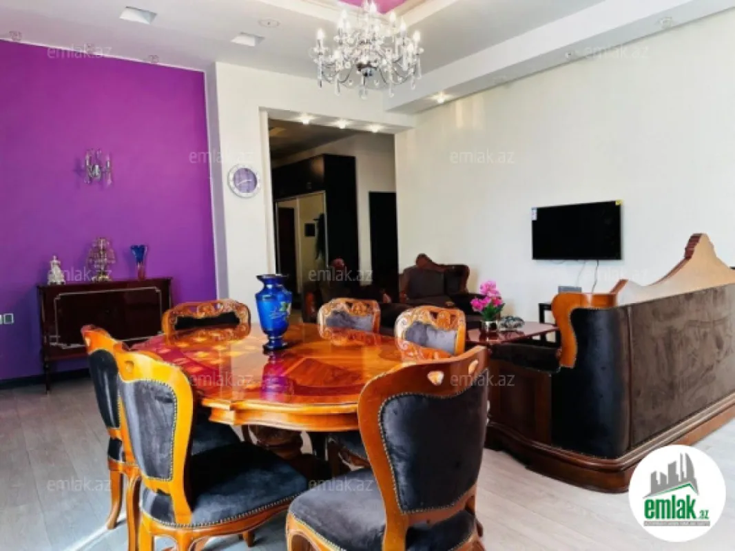 Satılır 3 otaqlı yeni tikili 130 m²