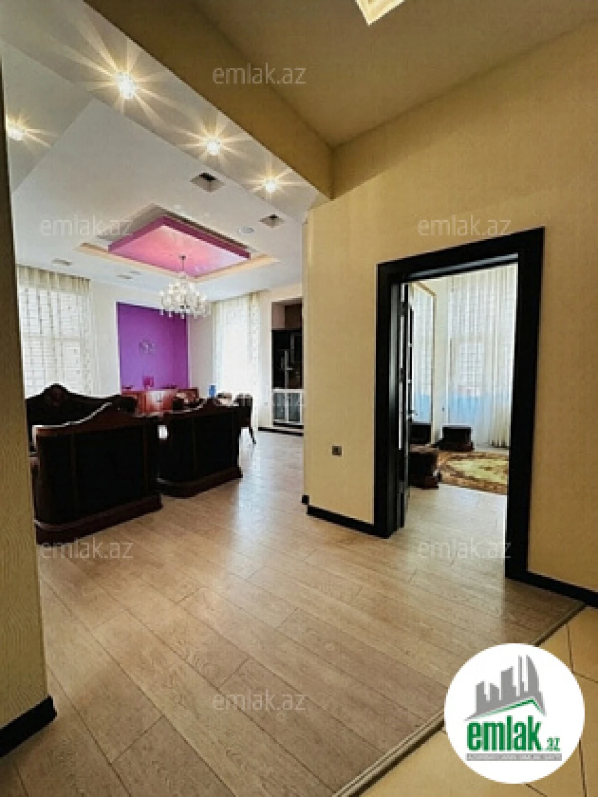 Satılır 3 otaqlı yeni tikili 130 m²