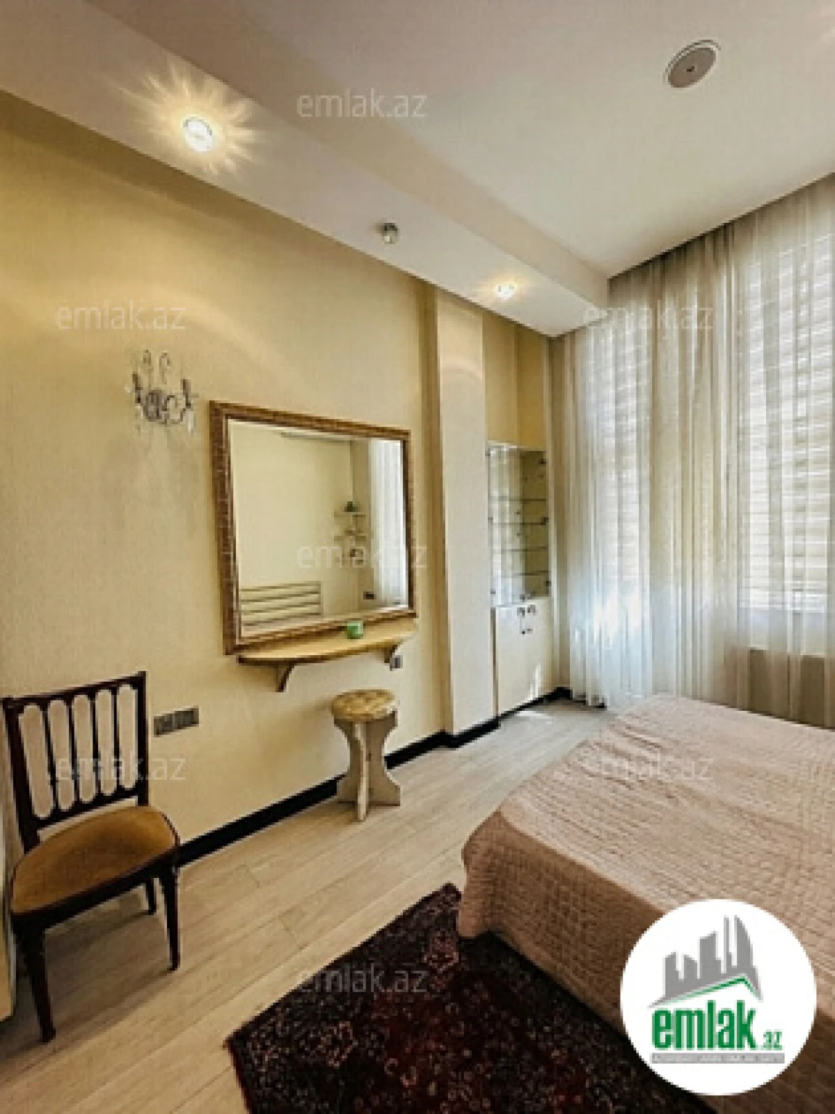 Satılır 3 otaqlı yeni tikili 130 m²