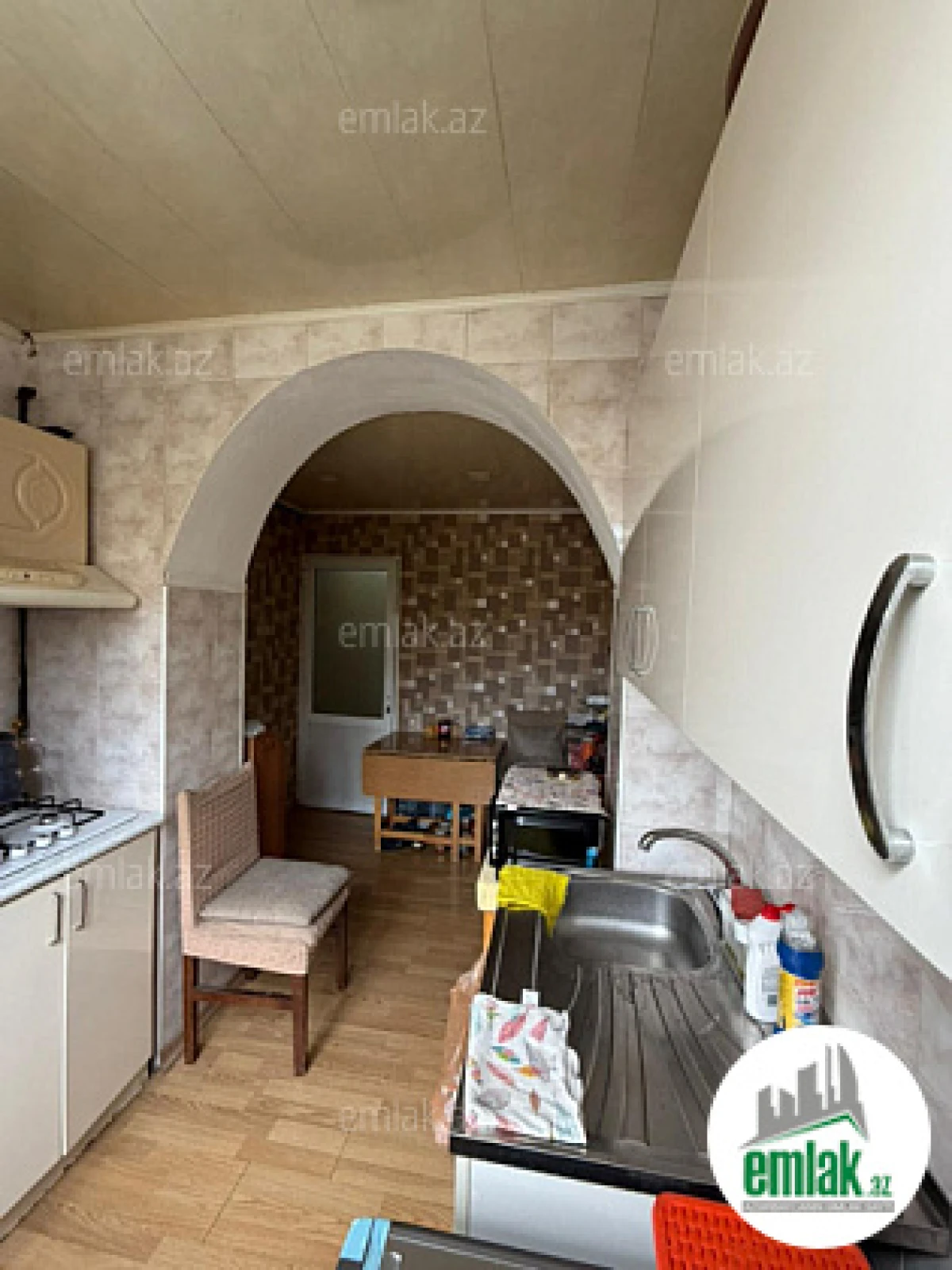 Satılır 2 otaqlı köhnə tikili 50 m²