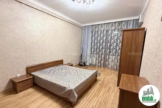 Satılır 3 otaqlı yeni tikili 135 m²