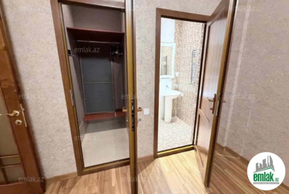 Satılır 3 otaqlı yeni tikili 135 m²