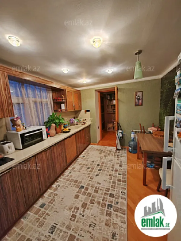 Satılır 2 otaqlı köhnə tikili 61 m²