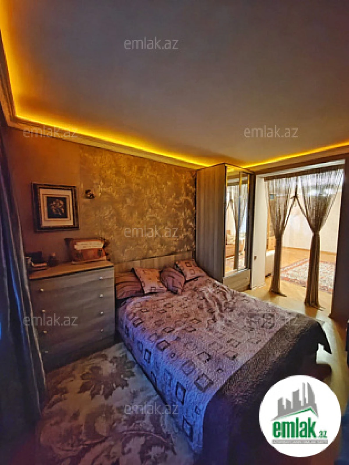 Satılır 2 otaqlı köhnə tikili 61 m²