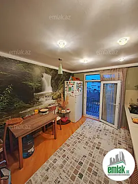 Satılır 2 otaqlı köhnə tikili 61 m²