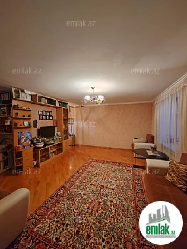 Satılır 2 otaqlı köhnə tikili 61 m²
